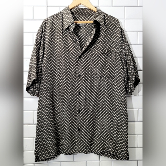 Firethorn Silk Mens Short Sleeve Button Down Shirt Casual Front Pocket Color Bla - Picture 1 of 6